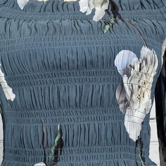 All Saints Lara Cordelia Off Shoulder Smocked Blouse Top Gray Blue Floral Size 4 - Picture 5 of 10